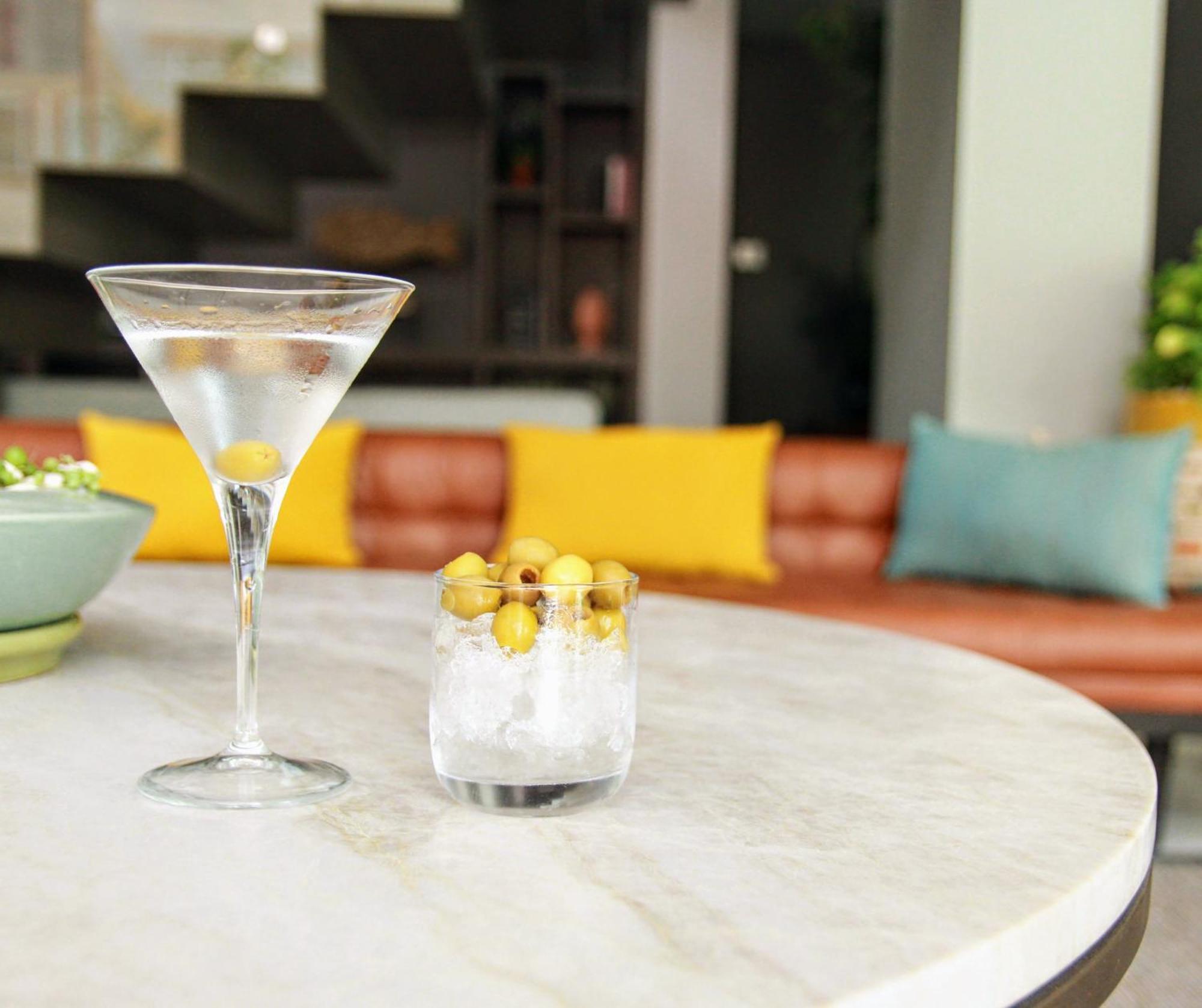 Metria Hotel Leon Bagian luar foto A martini
