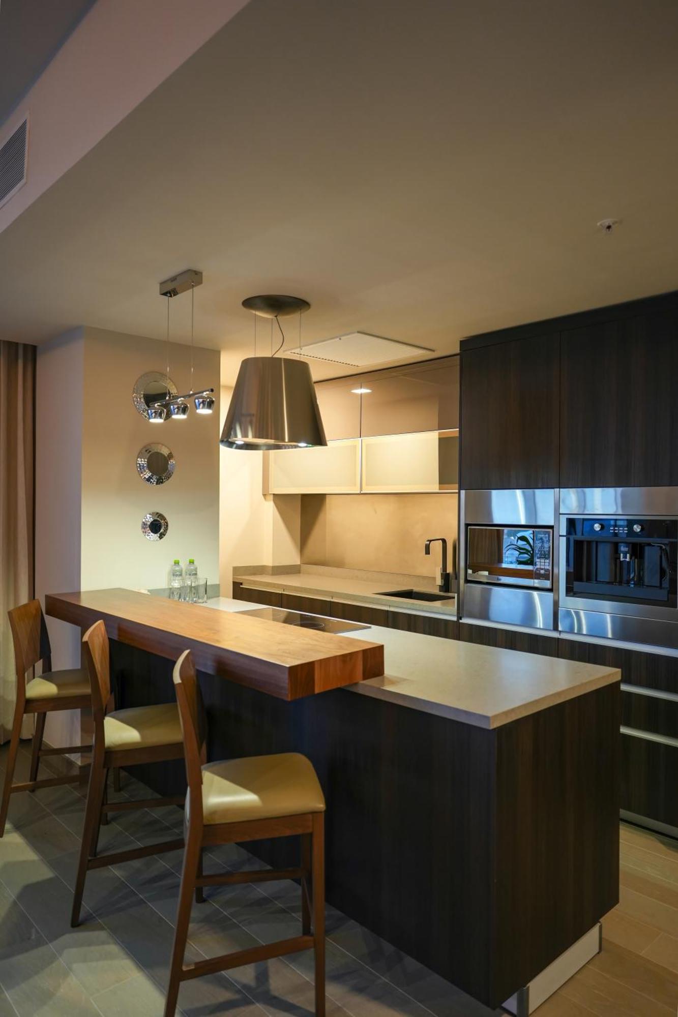 Metria Hotel Leon Bagian luar foto A modern kitchen